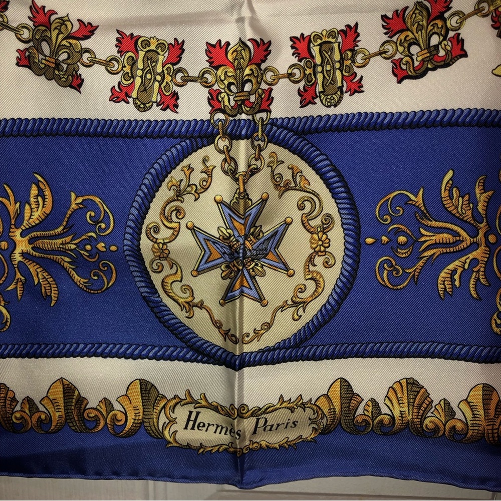 Hermès Vintage Authentic“LVDOVICVS MAGNVS” Blue Multi💯%Silk Scarf - Picture 6 of 15